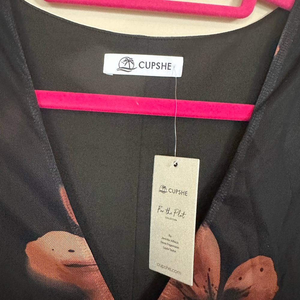 Cupshe Black Dress‎ with Brown Floral Pattern - Picture 4 of 6